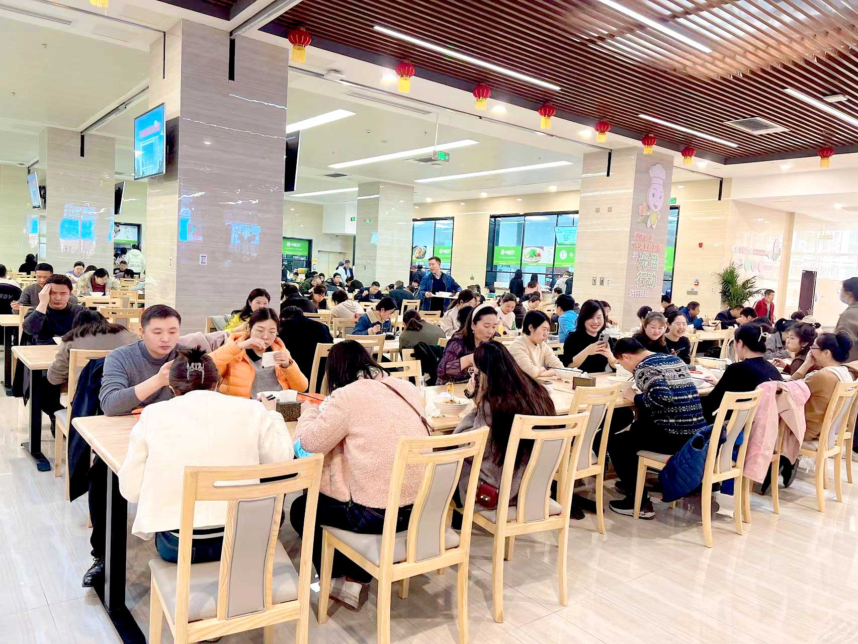 打造員工“滿意食堂”，食堂承包公司運(yùn)營(yíng)秘訣
